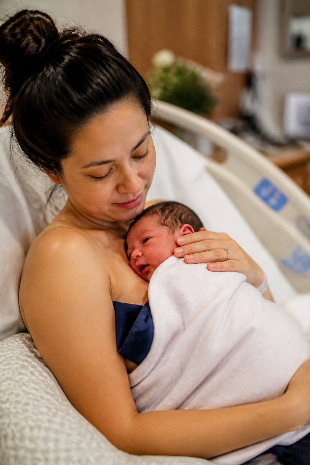 Skin-to-Skin (Kangaroo Care) After Delivery: A Complete Guide to Safe Newborn Care, Bonding, and Breastfeeding Support